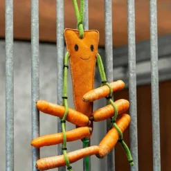 Jouet pour chevaux avec filet à foin QHP